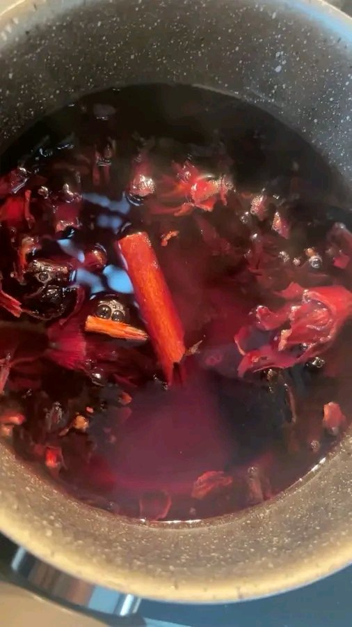 Scope_62's tweet image. Do you know that if you boil purple onions and cinnamon and drink the water, you'll be relieved of your menstrual cramps?