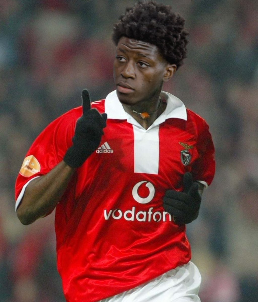 Insónias em Carvão tweet media