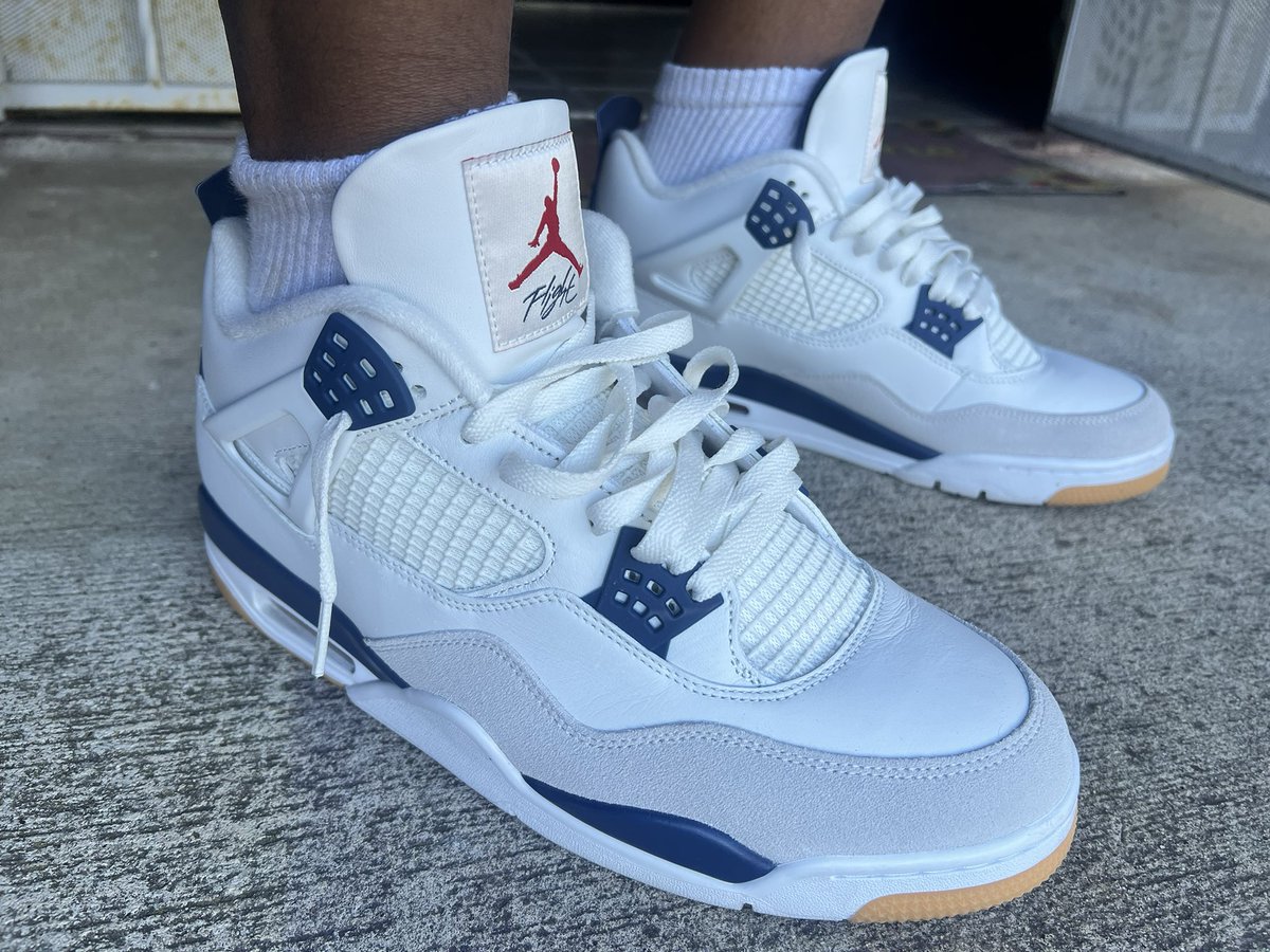 The Pettiest Laker Fan 🤫 tweet media