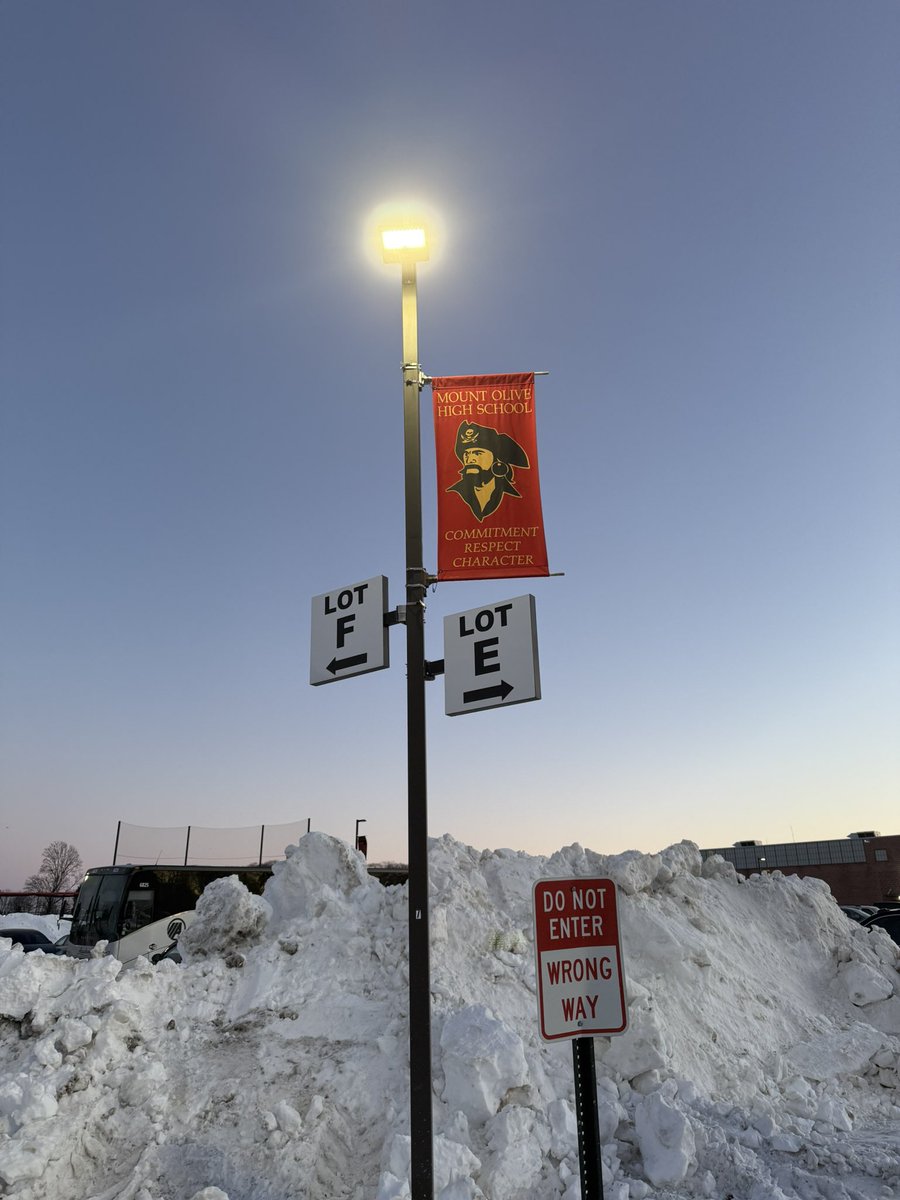 Some people on here chuckled at the absurdity when they saw a post noting St. John’s and NJIT would be playing a lacrosse game at the same time as the Super Bowl. 

I saw a chance to watch some ball.

The wind chill is -6 degrees Fahrenheit.  We are out here, watching some ball.