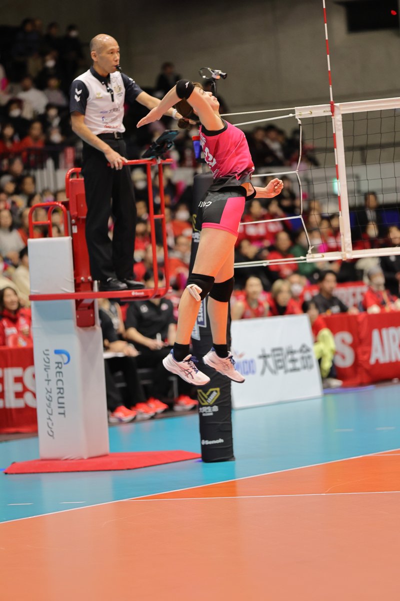 もっとたくさん撮りたかったのですが1-3で負けちゃった💦
勝って喜ぶ笑顔の野中さん撮りたかった💦
2026年2月8日
宝来屋ボンズアリーナ
vs DENSOエアリービーズ
#ヴィクトリーナ姫路
#野中瑠衣
#SVリーグ女子