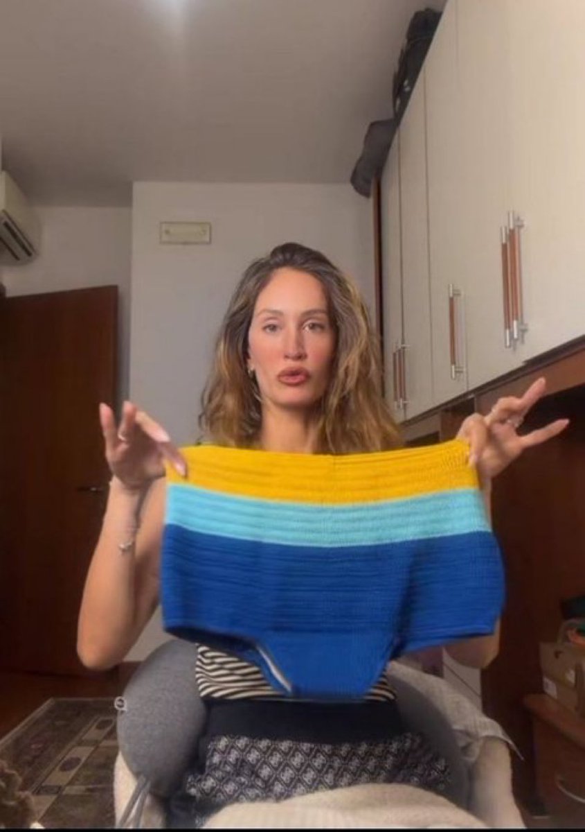 E’ ufficiale: l’io amo questa donna”!!!! E’ caotica, simpatica, brillante, fantasiosa ma alla mano!! Mi ha fatto passare una serata divertente, ho riso dall’inizio alla fine!!!! ❤️ provate tutti a essere più leggeri si vive meglio😉 #helevier #prestinez