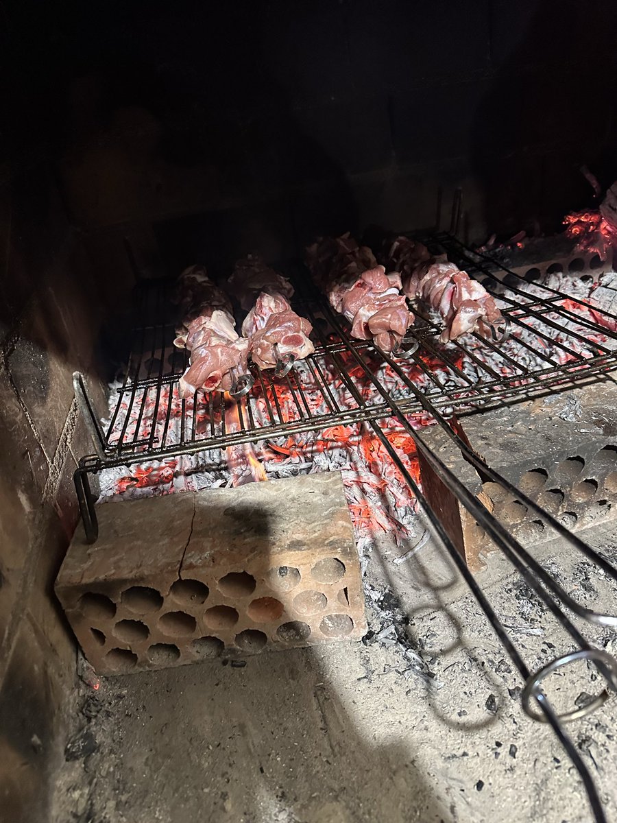 + 3. Ya en casa despues de un finde para el recuerdo. Victoria, amigos pucelanos, hornazo, Arzuaga, pincho de lechazo y <a href="/AlbinegresValen/">AlbinegresValentia</a>