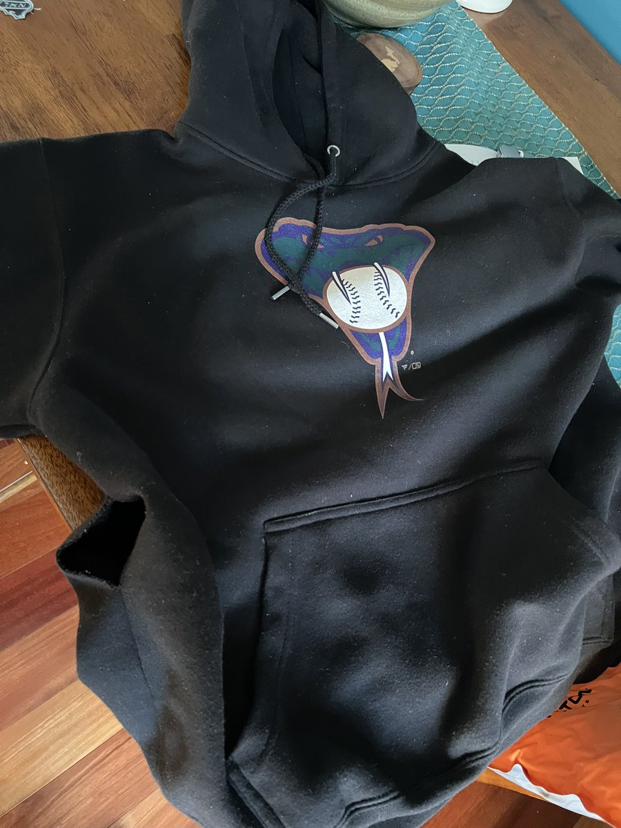 toofymane's tweet photo. Yo, does @Fanatics @FanaticsSupport actually fix their fuck ups? Because I paid $80 for a hoodie that came with a hole in the side. It’s insane to charge so much for such cheaply made dogshit. #Fanatics https://t.co/9v3U2aJZZY