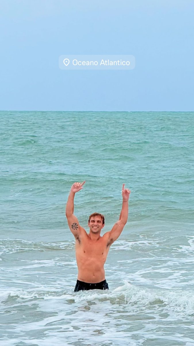 bautista en el mar > bautista ser feliz ✨️