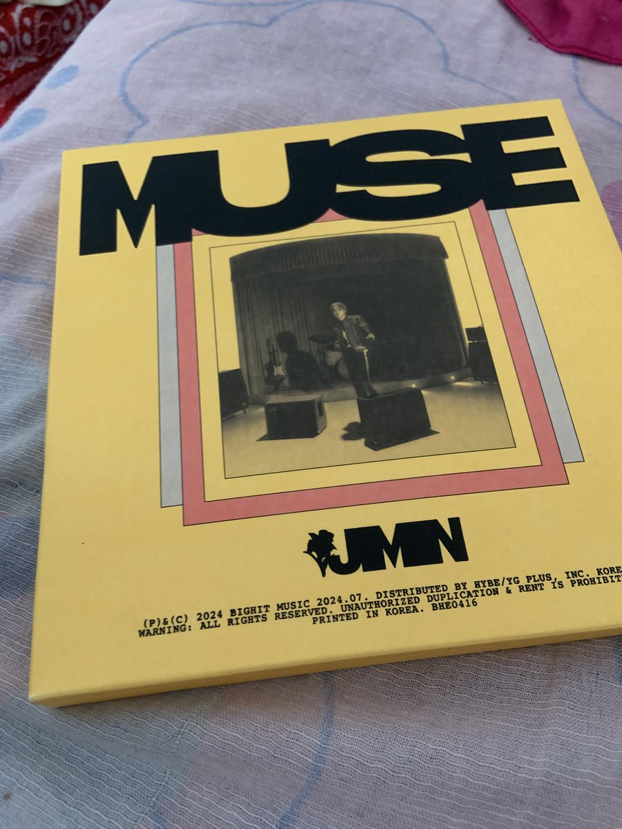 GENTE TO VENDENDO O ÁLBUM MUSE DO JI, QUEM QUISER COMPRAR CHAMA NA DM OU NO INSTA @/raivsstr

quem puder da rt pra me ajudar também.

To vendendo com urgência, então não to reservando 

Obs: tenho as duas versões e as duas tem POBs