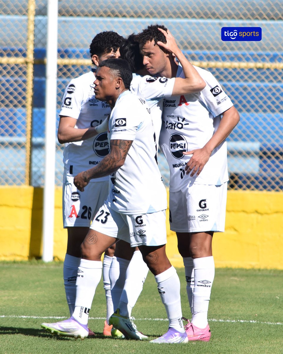 LOS ELEFANTES ARRASARON EN EL CUSCA ⚽🔥🅰️

🐘💥 Alianza goleó a Hércules con tantos de Moura, Steib y doblete de Enrico. El triunfo los impulsa momentáneamente al cuarto lugar de la tabla con 10 puntos.

⭐ Post gracias a <a href="/Betcris/">Betcris</a>

📸: René Montano
