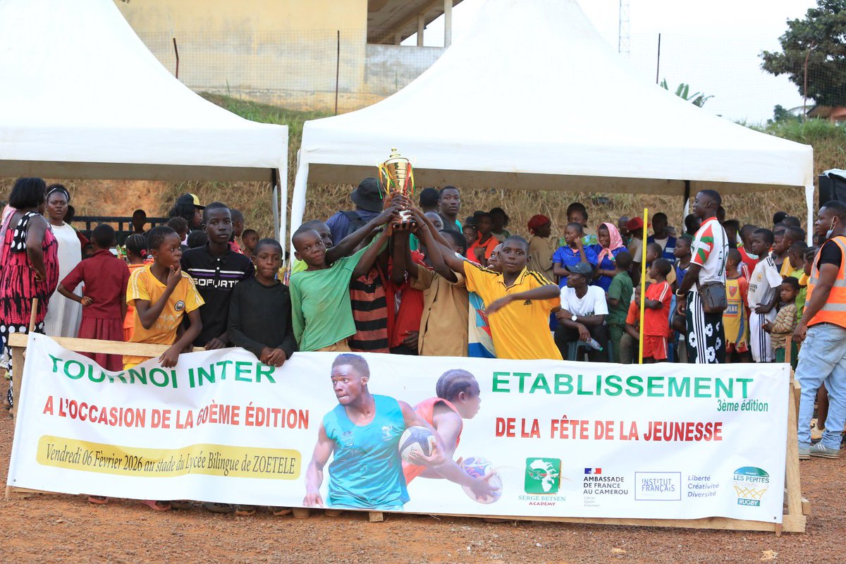SBetsenAcademy's tweet photo. 🏆 Tournoi inter-établissements U12

👦 Messieurs :
École Publique Groupe 1 de Zoétélé s’impose 7–0 face à l’EP de Nkoumadjap.

👧 Dames :
L’École Saint-Marguerite remporte la finale 14–7 contre l’EP Groupe 1 de Zoétélé.

👏 Bravo aux jeunes talents ! 🌟🏉 https://t.co/x0nKwHHgt7