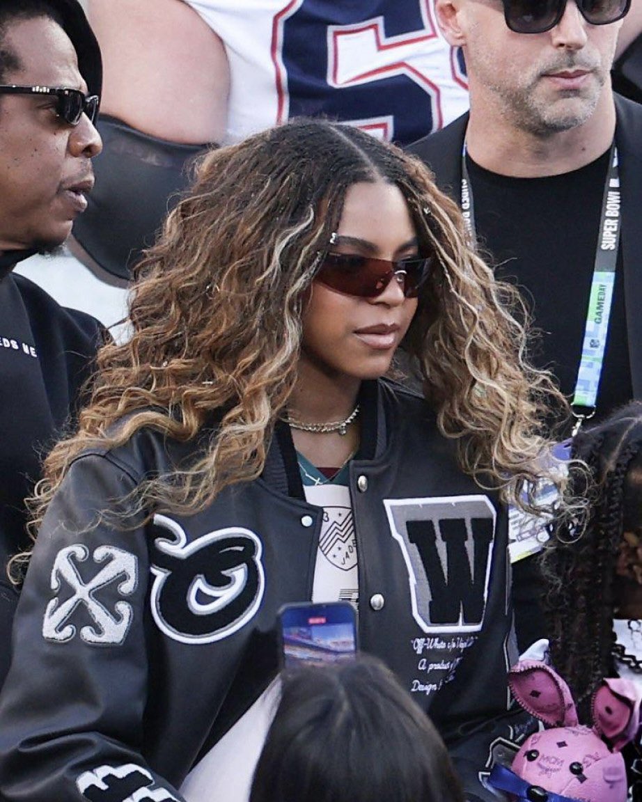 Quem é a rainha do pop? A BLUE IVY ENTÃO CALA A SUA BOCA! #SuperBowl