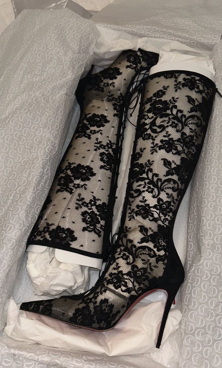freya5542's tweet photo. Stepping into elegance with these stunning lace boots. Perfect for making a bold statement! ✨👢 #FashionStatement #ChicStyle #FootwearGoals https://t.co/ONARVHARrX