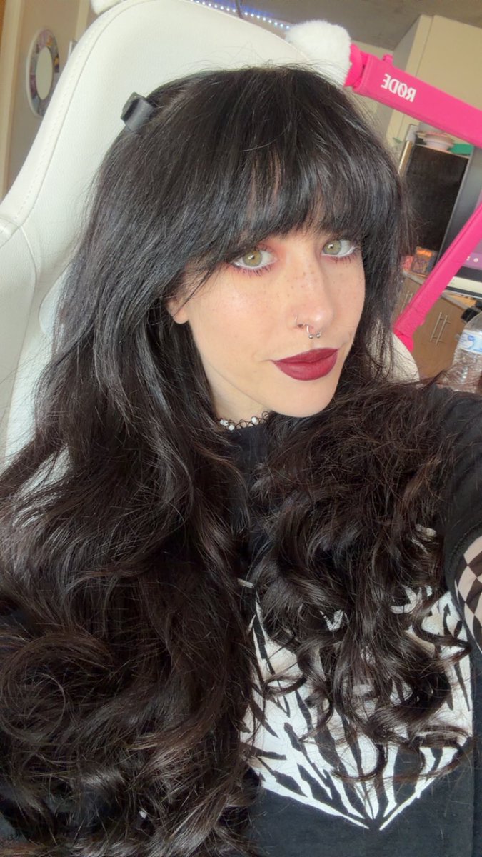 lifeismizzy's tweet image. SAD GIRL SUNDAY LIVE NOW!! CALL IN SHOW 💔 GUITAR HERO 💔 POKEMON  #lifeismizzy #kickstreamer