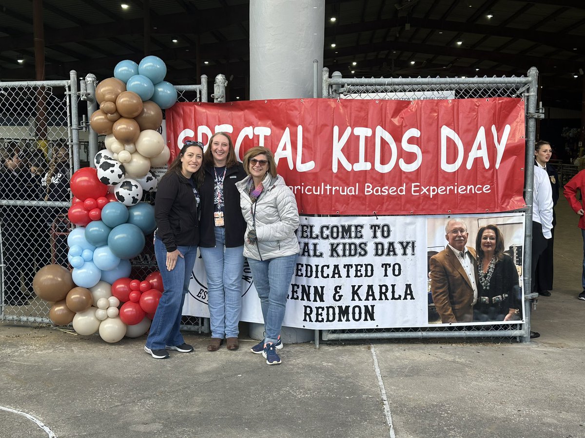 MrsCoachBarger's tweet photo. So grateful to be part of #HumbleISD’s Special Kids Day at the rodeo 🤠💙 A fun-filled morning, chilly weather and all!
#FocusOnTheGood 
@HumbleISD_ESS  @HenryPhipps https://t.co/HWDAilTlDP