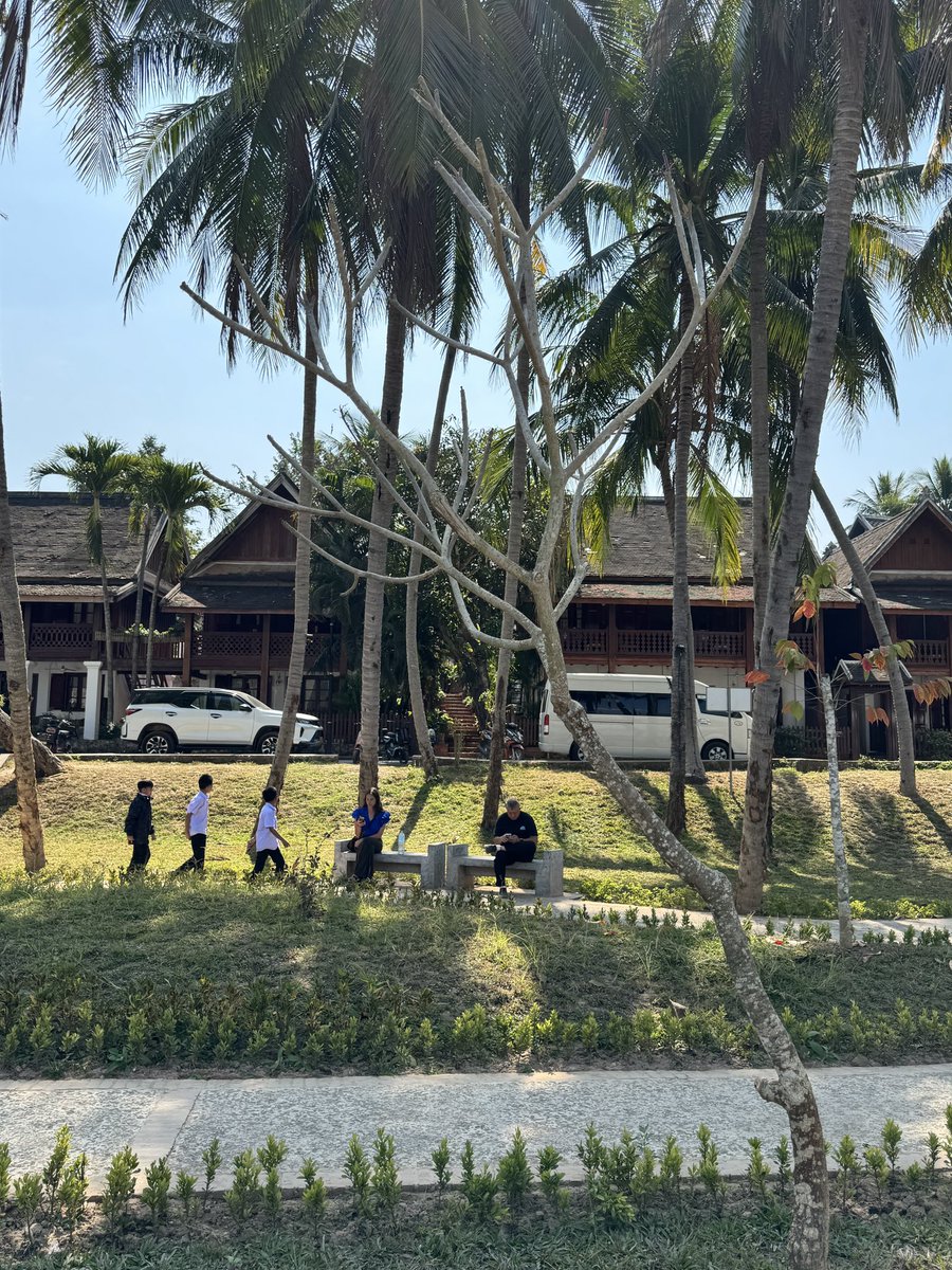 bbaitiger's tweet image. 휴식의 끝은 아쉬움이 아니라, 다시 나아갈 준비가 되었다는 신호.

낯선 풍경 속에서 비워낸 마음만큼, 이제는 새로운 즐거움과 성취로 채워갈 시간이다. 월요일이라는 이름이 주는 무게에 눌리기보다, 내가 가진 리듬을 믿고 한 걸음씩 내디뎌 보기로 한다.

오늘 하루도 나 자신에게 조금 더…