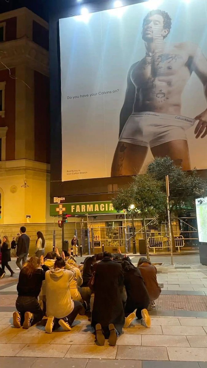 notgwendalupe's tweet image. 