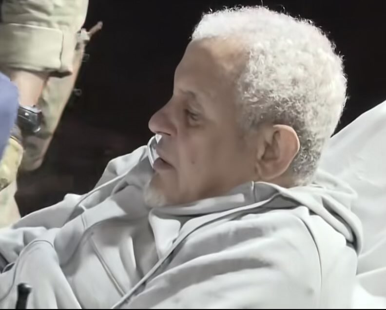 osTornadoOS's tweet image. Zubayr Al-Bakoush, an alleged leader of the 2012 attack in Benghazi, landed in Virginia.  Facing charges of murder, terror and arson, associated with his actions during the Benghazi attack that claimed the lives of four Americans including Ambassador Christopher Stevens. 🇺🇸🫡