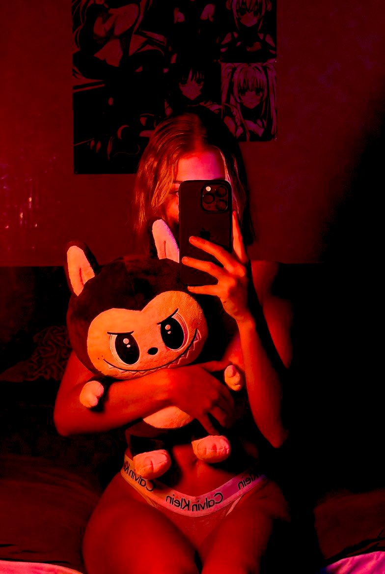 Lizzy__UwU_'s tweet photo. 𝙶𝚘𝚘𝚍 𝚗𝚒𝚐𝚑𝚝 𝚎𝚟𝚎𝚛𝚢𝚘𝚗𝚎<3
#cuddlytoy #night #selfie #gn8 https://t.co/1vQeythCjt