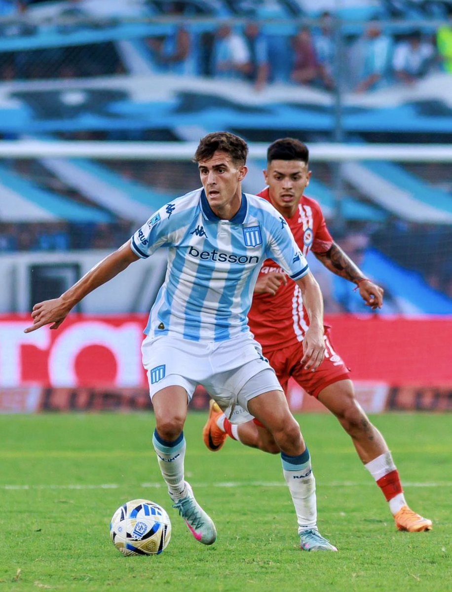 Ezequiel Cannavo en su debut con la camiseta de #Racing, ante Argentinos:

👊🏽 5/7 duelos individuales ganados
⚠️ 6 despejes
3 recuperaciones
3 faltas recibidas
1 intercepción. 

Prolijo. Llegó, y con 23 años se calzó la 4 y rindió en un momento bravo del equipo. ✅

Ojalá logre