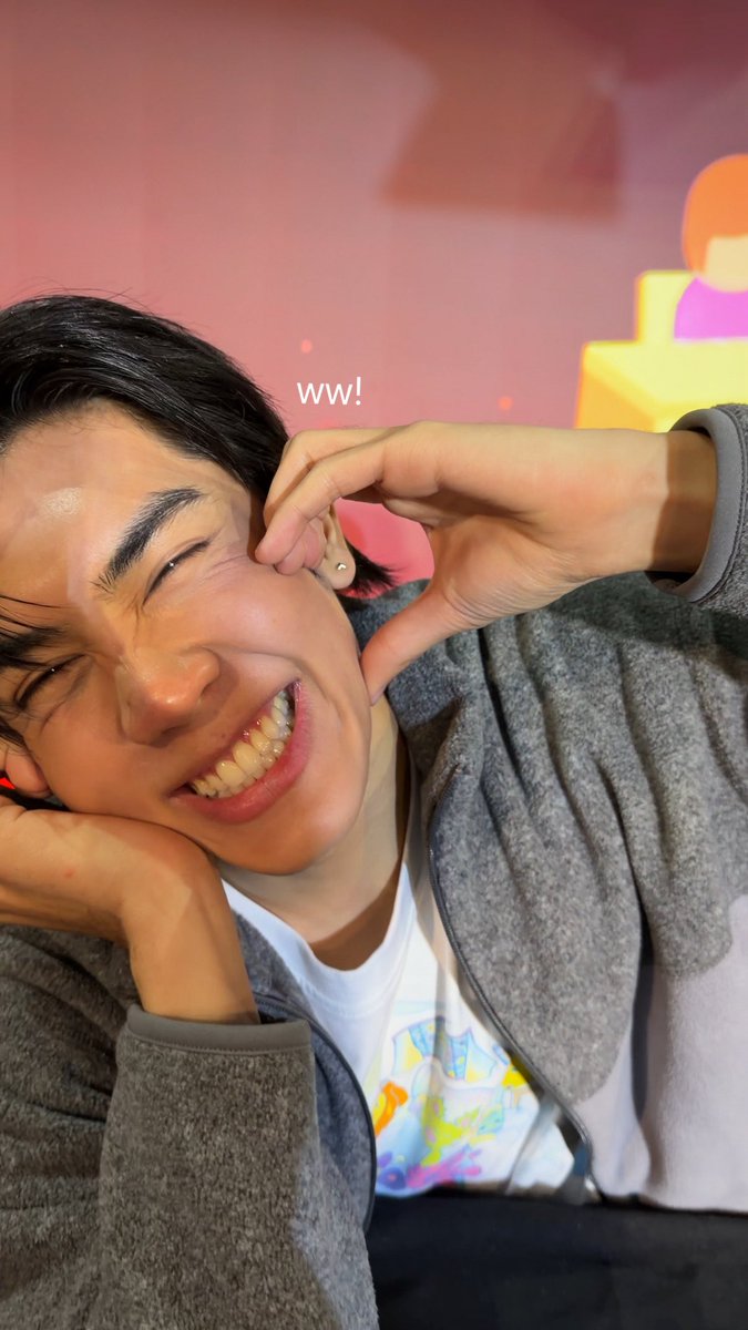 ก่อนจะลุกขอท่าน่ารัก 1 ท่า ଘ(´•3•)⊃━☆ น่ารักเท่าโลกเยย 🌍🌏🌎 ฮือๆๆๆๆๆ 

#PROXIE1stFANCONinTPE 
#PROXIEth #PROXIEChokun