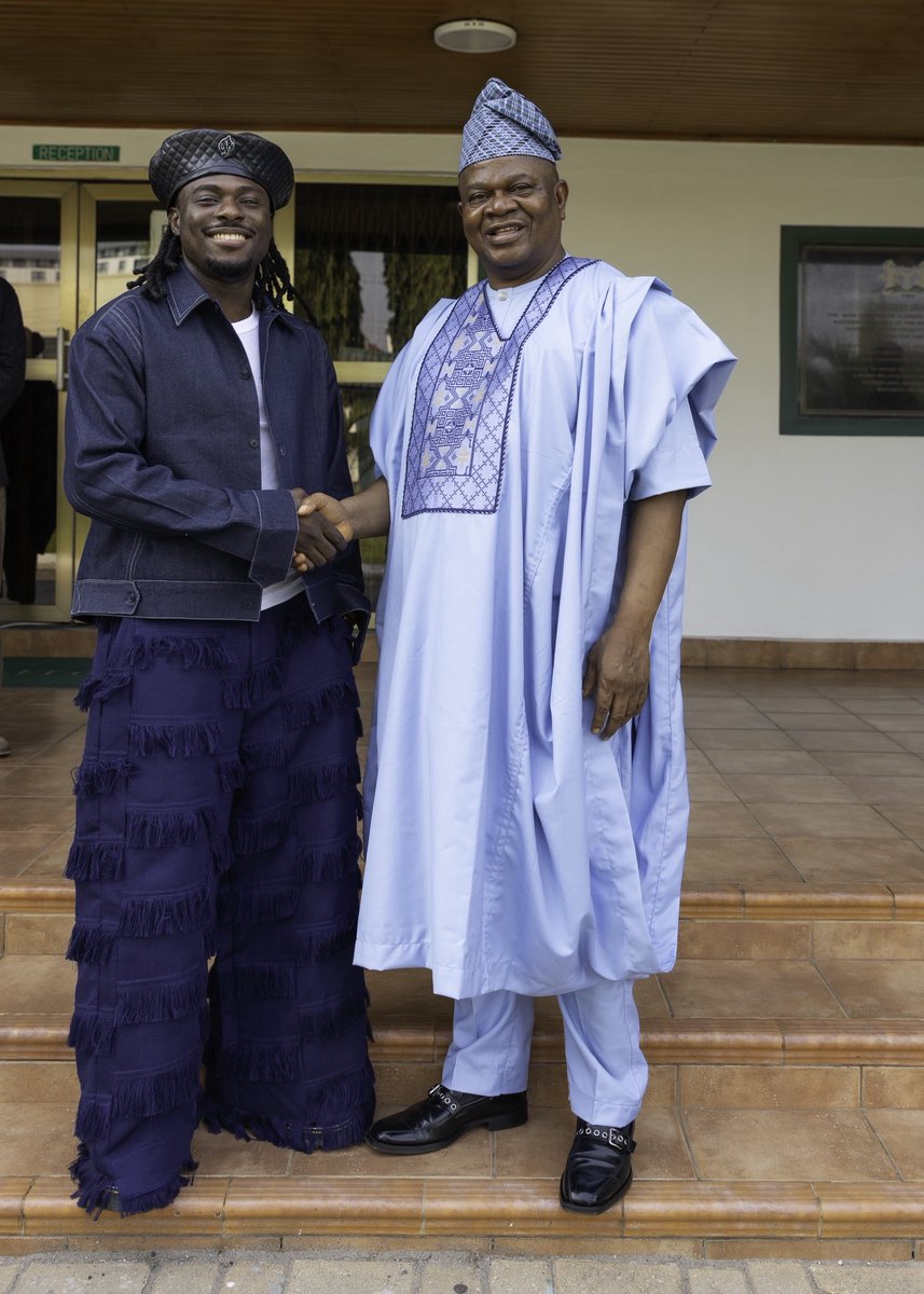 got to meet the high commissioner of Nigeria to ghana. Such a witty and brilliant man, from interesting conversations about Ghana’s growth over the years to how we supply gas to majority of west Africa and how unity is the only way we can grow properly💜