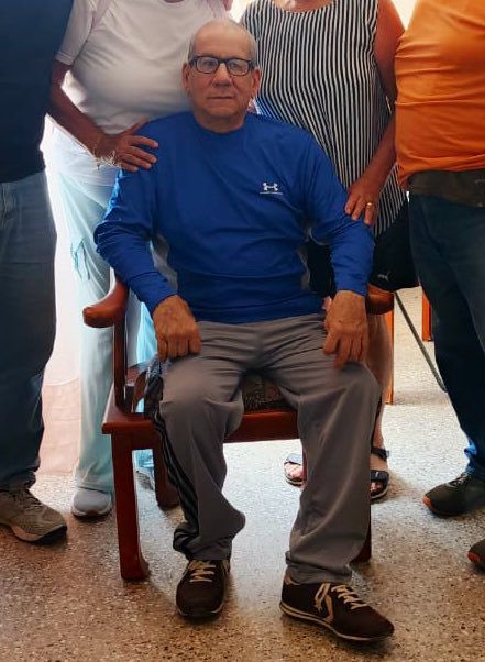 LesterToledo's tweet photo. ¡Un domingo de celebración en Venezuela! Faltan muchos, pero cada abrazo familiar es un descanso para el alma de quienes tanto han sufrido estos años.

#QueSeanTodos https://t.co/fTQQctTpAp