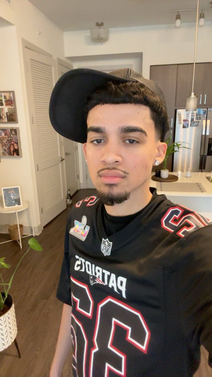 J U Z ¡ tweet media