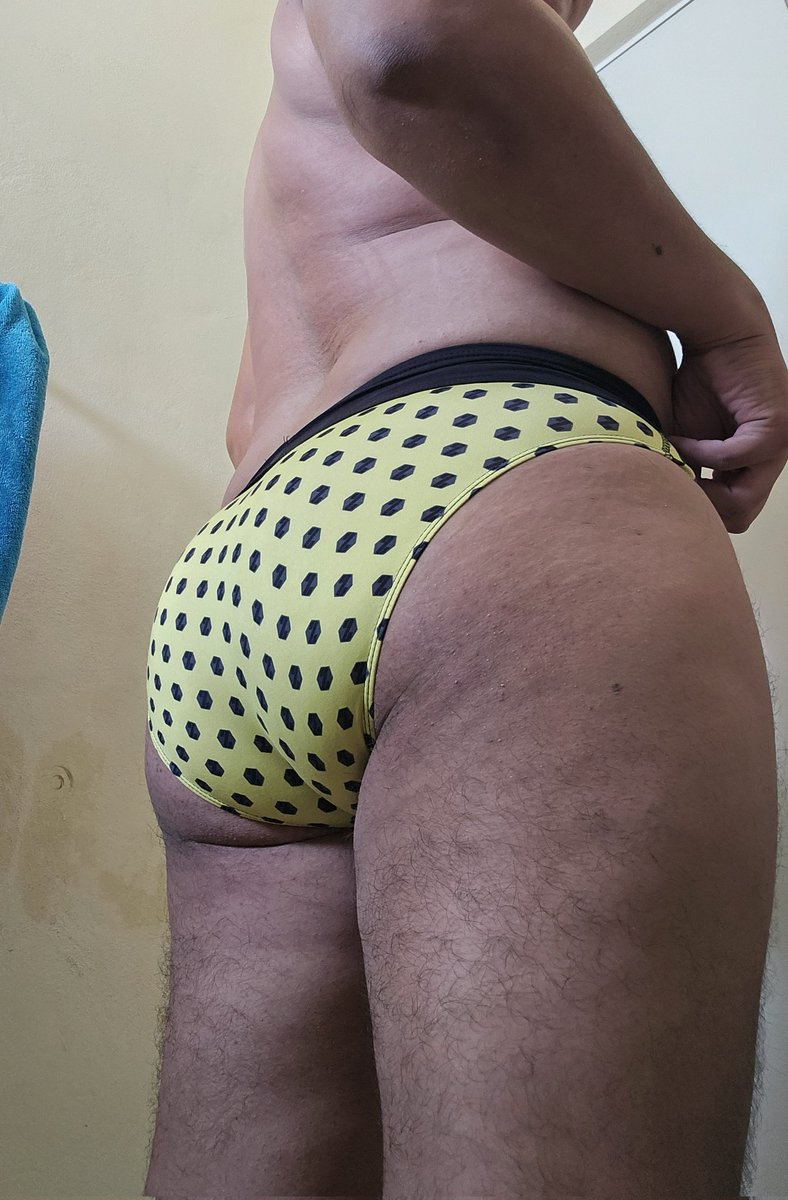 elgoca177's tweet photo. Hoy domingo relajado y bañado con esta trusita
#briefs #trusa #cueca #slips #zuppo #bikini #truza #underwear https://t.co/VpLkBDuJNb