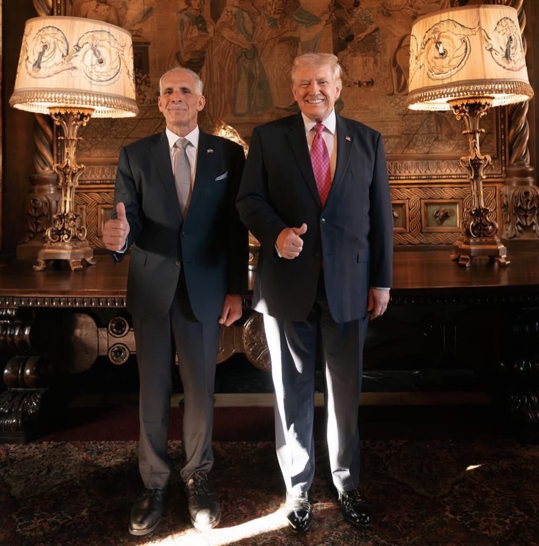 Primera vez que un presidente Hondureño es invitado por un presidente de Estados Unidos a su residencia. Cómo dijo <a href="/titoasfura/">Papi a la Orden</a> VAMOS A ESTAR BIEN. Muy buen comienzo del gobierno del presidente hondureño. Dios Bendiga siempre a Honduras-Estados Unidos. 
<a href="/POTUS/">President Donald J. Trump</a> <a href="/Bancada_PNH/">Bancada Partido Nacional 🇸🇴</a>