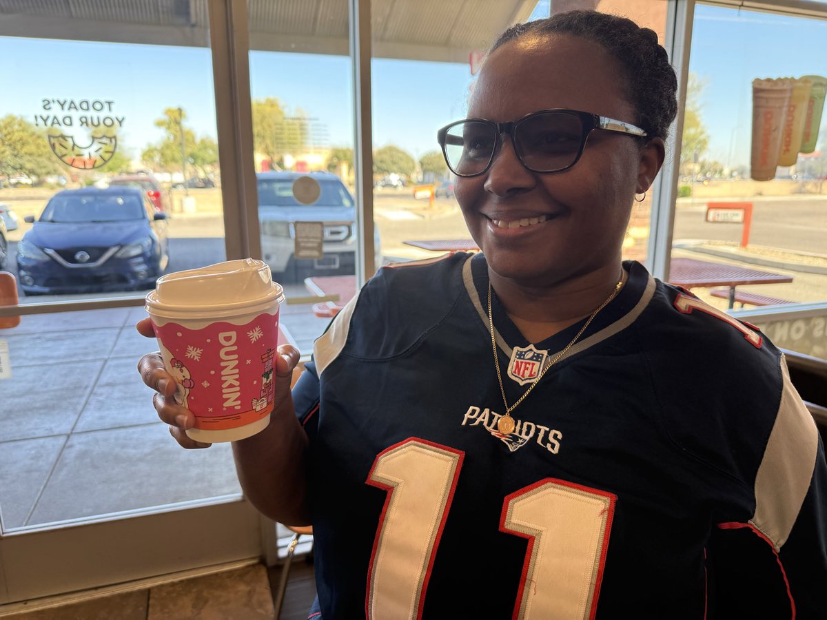 wwareiv's tweet photo. Normally an avid @Starbucks coffee drinker, @MrsWare0414 went to @dunkindonuts in response to Starbuck’s 12th man post. It’s THAT serious today… @Patriots Football over Starbucks coffee. #GoPatriots https://t.co/XKCsrlqvJN