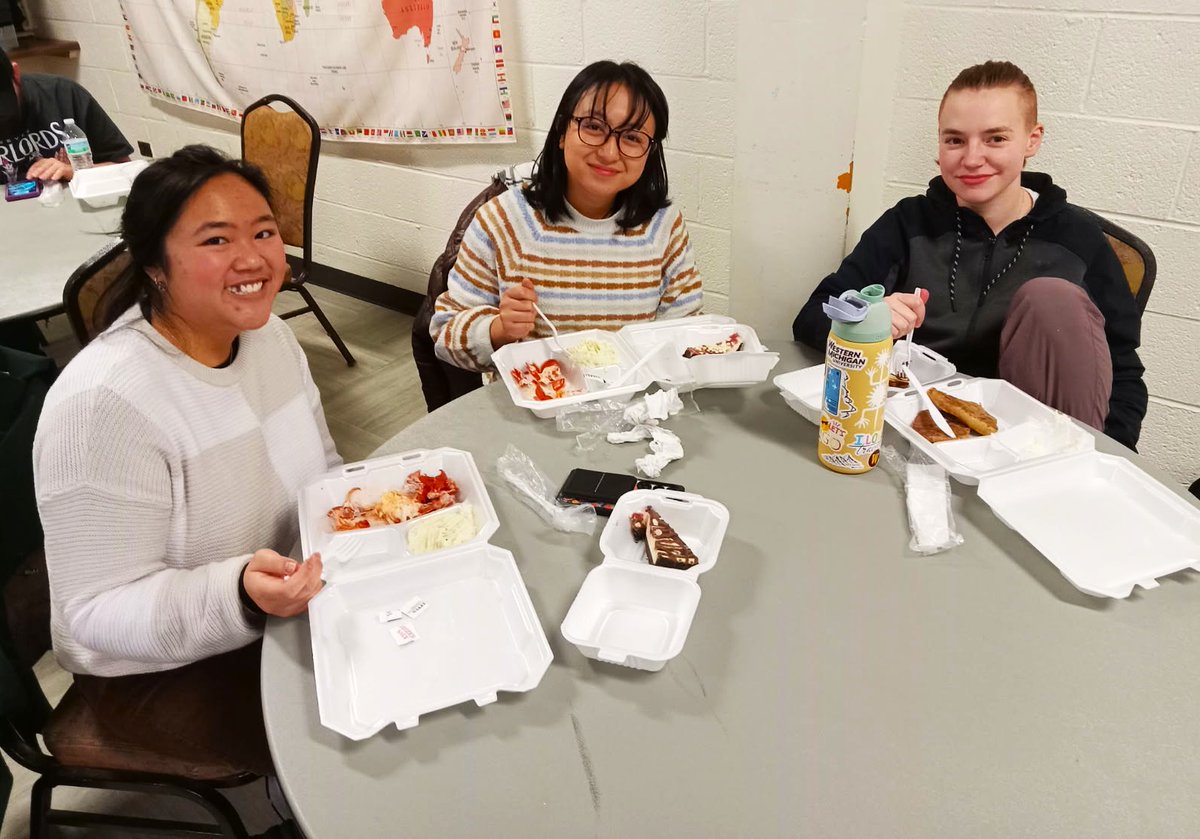 FeedingBroncos tweet media