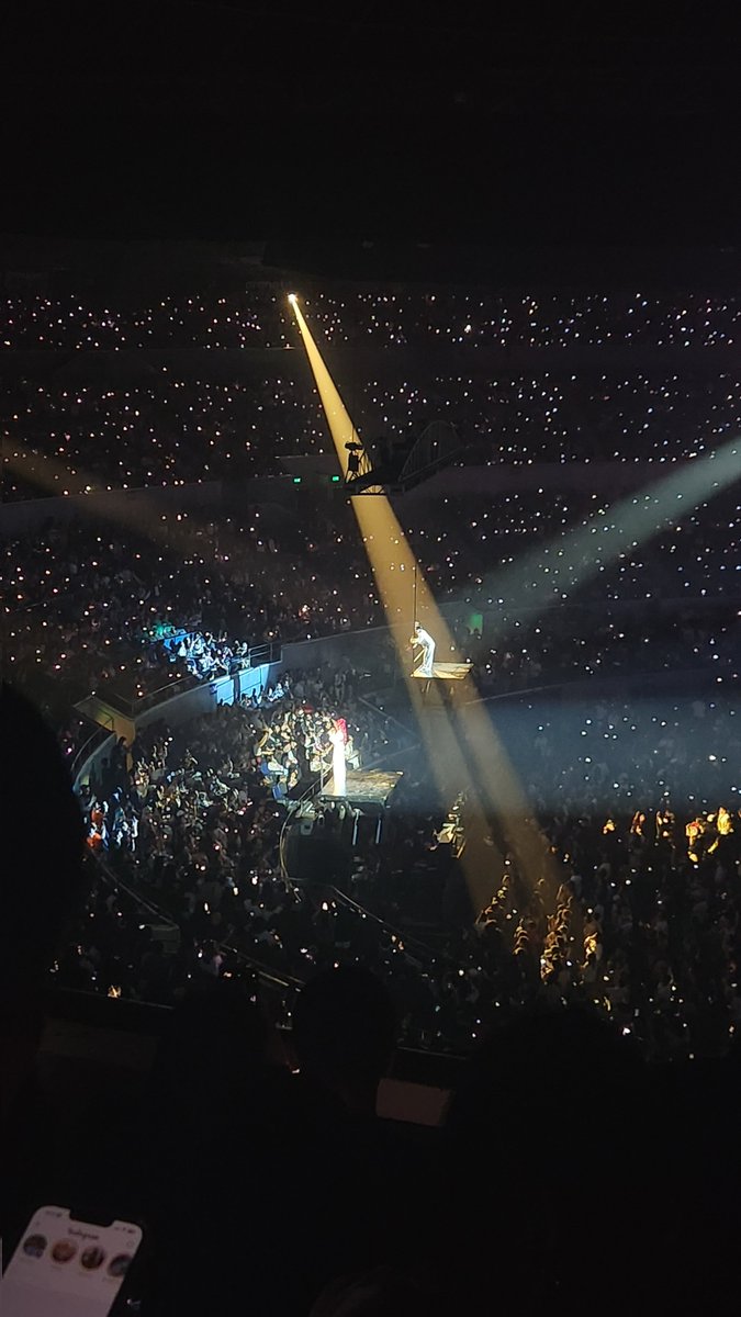 xhanb4ek's tweet photo. TJ MONTERDE & KZ TANDINGAN
<IN BETWEEN> LIVE at the BIG DOME
tbh hindi ako fan nor casual listener nila both, pero sobrang solid ng concert nila 🙌 #InBetweenD3 https://t.co/BZ1yv4j4aQ