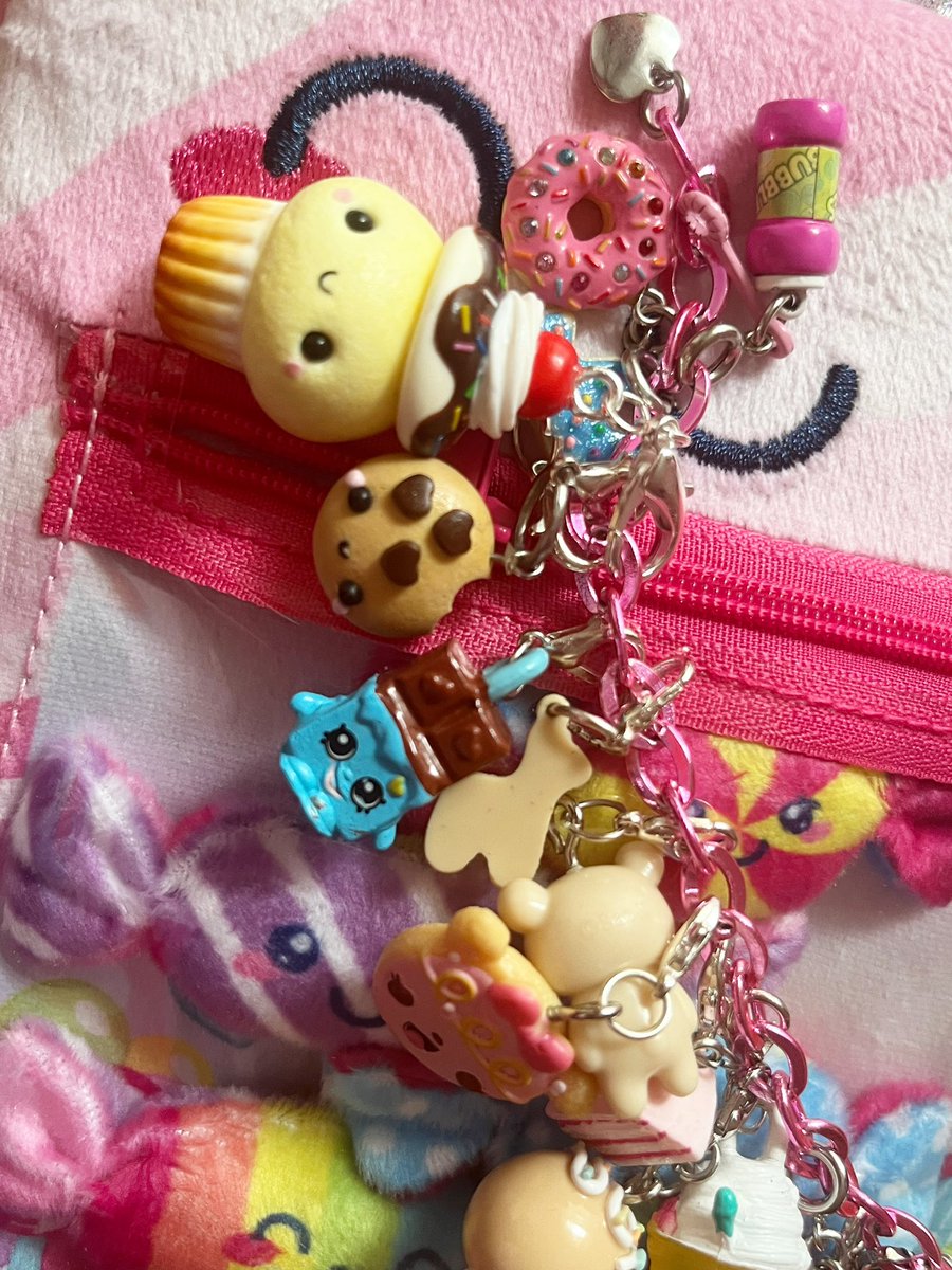 sprinklcupcakie's tweet image. 🧁🍪🐹🎀🍭