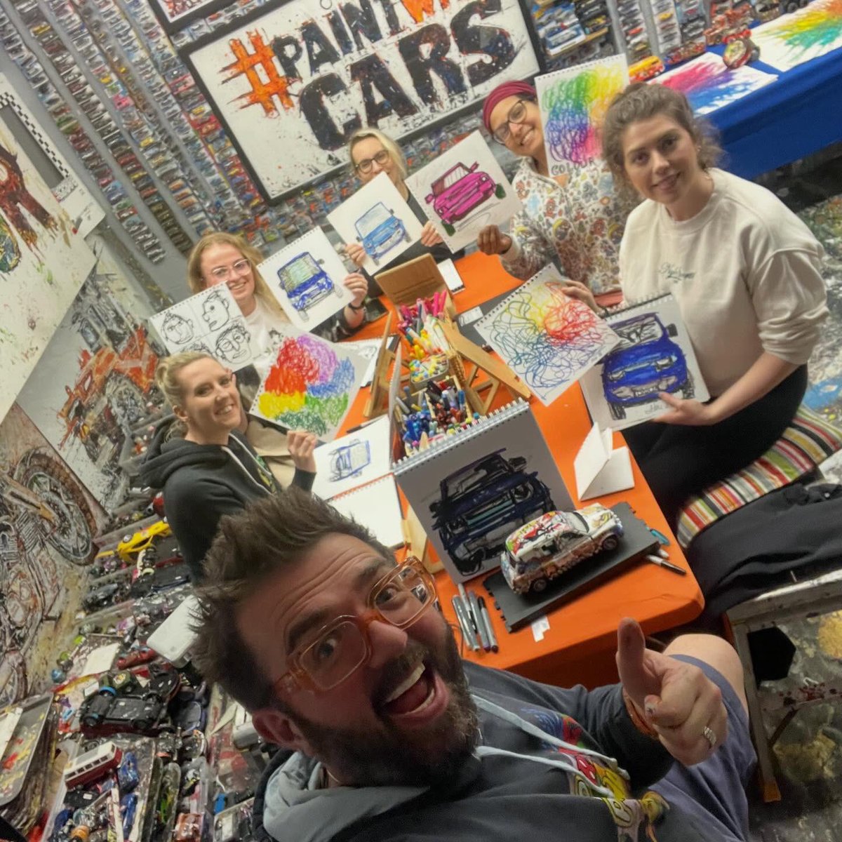 Popbangcolour's tweet image. The first of the POPBANGCOLOUR experience workshops complete in the studio @FargoVillage 

It was great to welcome running club friends into the studio to do a trial workshop this afternoon 

Teaching #ContinuousCar drawing techniques &amp;amp; #Paintwithcars artwork processes.