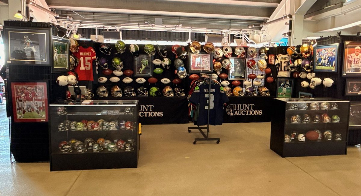 Hunt Auctions tweet media