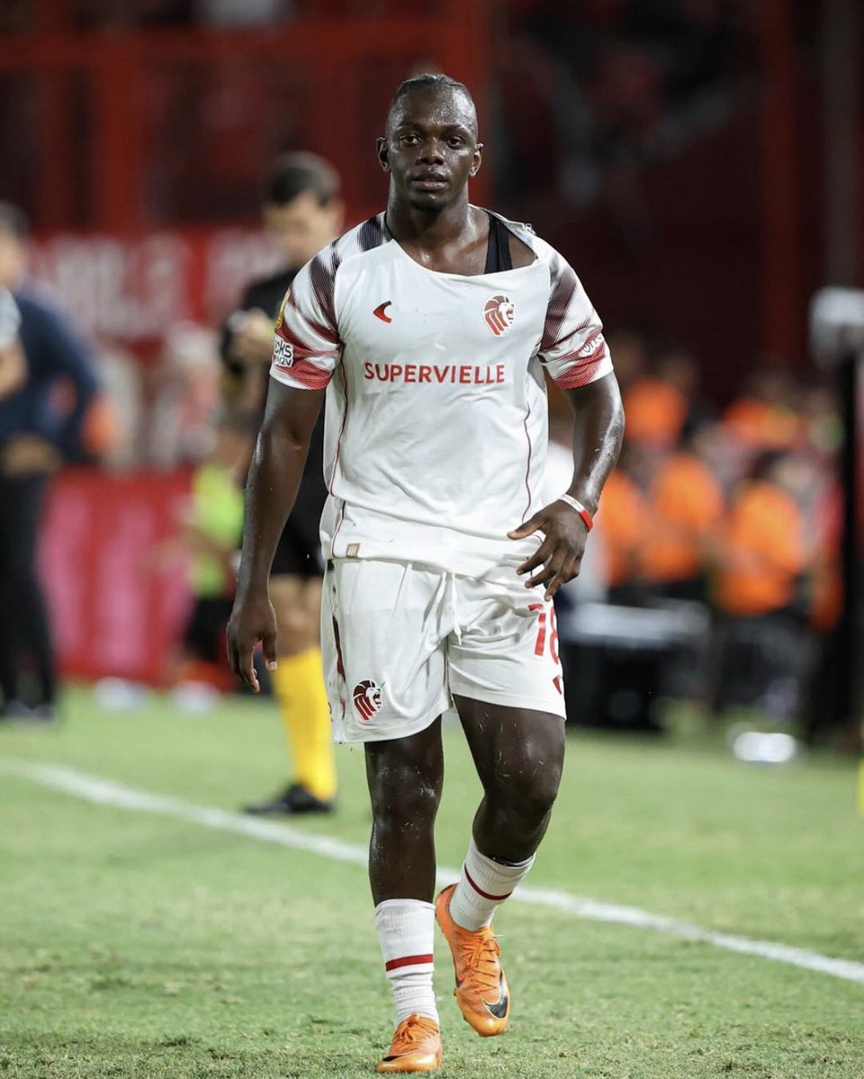 ValenTurello7's tweet image. #EDLP | Edwuin Cetré - 8 de febrero | 15:55hs

Edwuin Cetré será nuevo jugador de Boca Juniors. Acuerdo TOTAL entre los clubes, que ya intercambian la documentación para luego avanzar con la revisión médica y el anuncio oficial.

Estudiantes embolsará USD 4M por el 50% del pase.