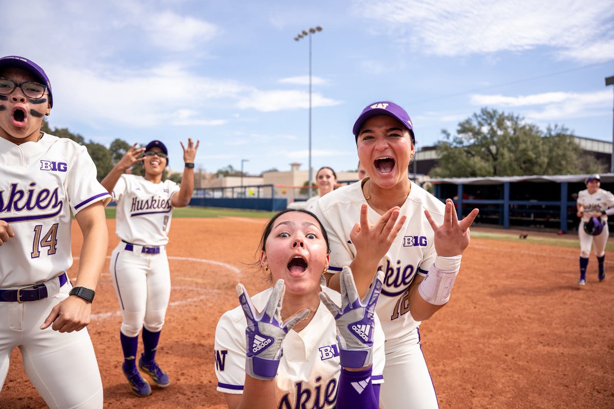 NCAA Softball tweet media