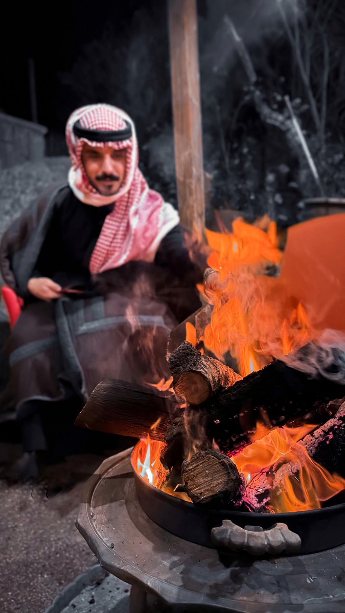 MFZ49's tweet photo. ما للأماني طريق لواقعي كنّي
أطرم تمنّى يقول أحبك لطرشا https://t.co/ilDufMsVtZ