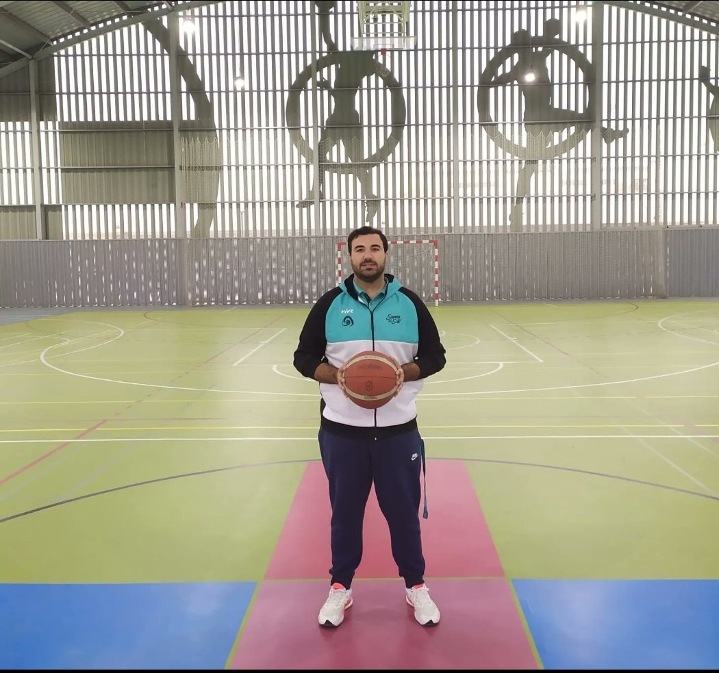 juliansevilla's tweet image. Miércoles 11 @MarioRHurt encargado de scouting de @cbsfemenino en el Space a las 20:0 compartiendo @BasketEnSevilla con @hez_her y @ElBanqillo y actualidad de la victoria de nuestras chicas q nos saca de descenso y las derrotas de @cbmoron y @caja87basket suman ambos 2 seguidas.