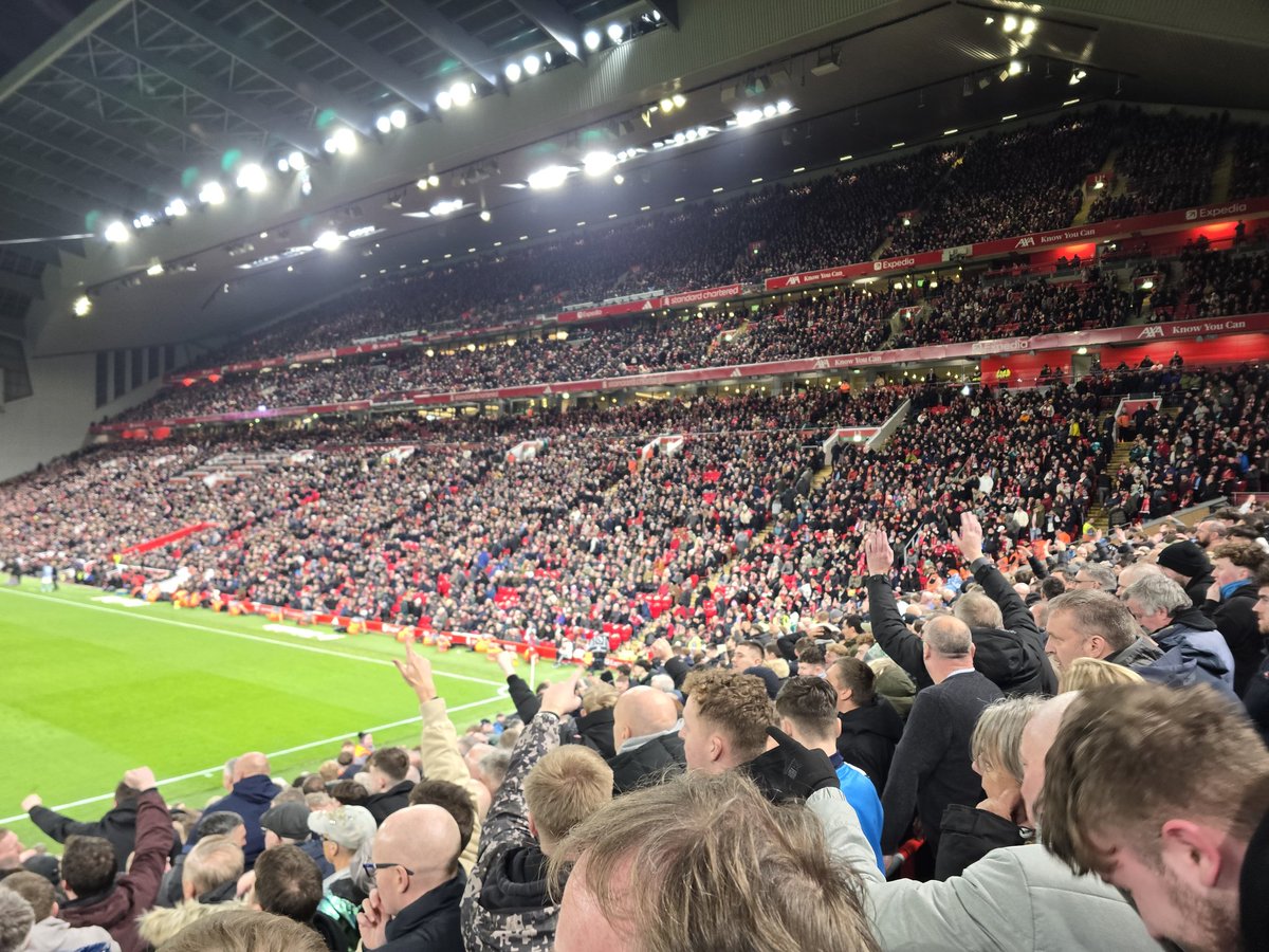 Man City Tickets 🏆🏆🏆🏆 tweet media