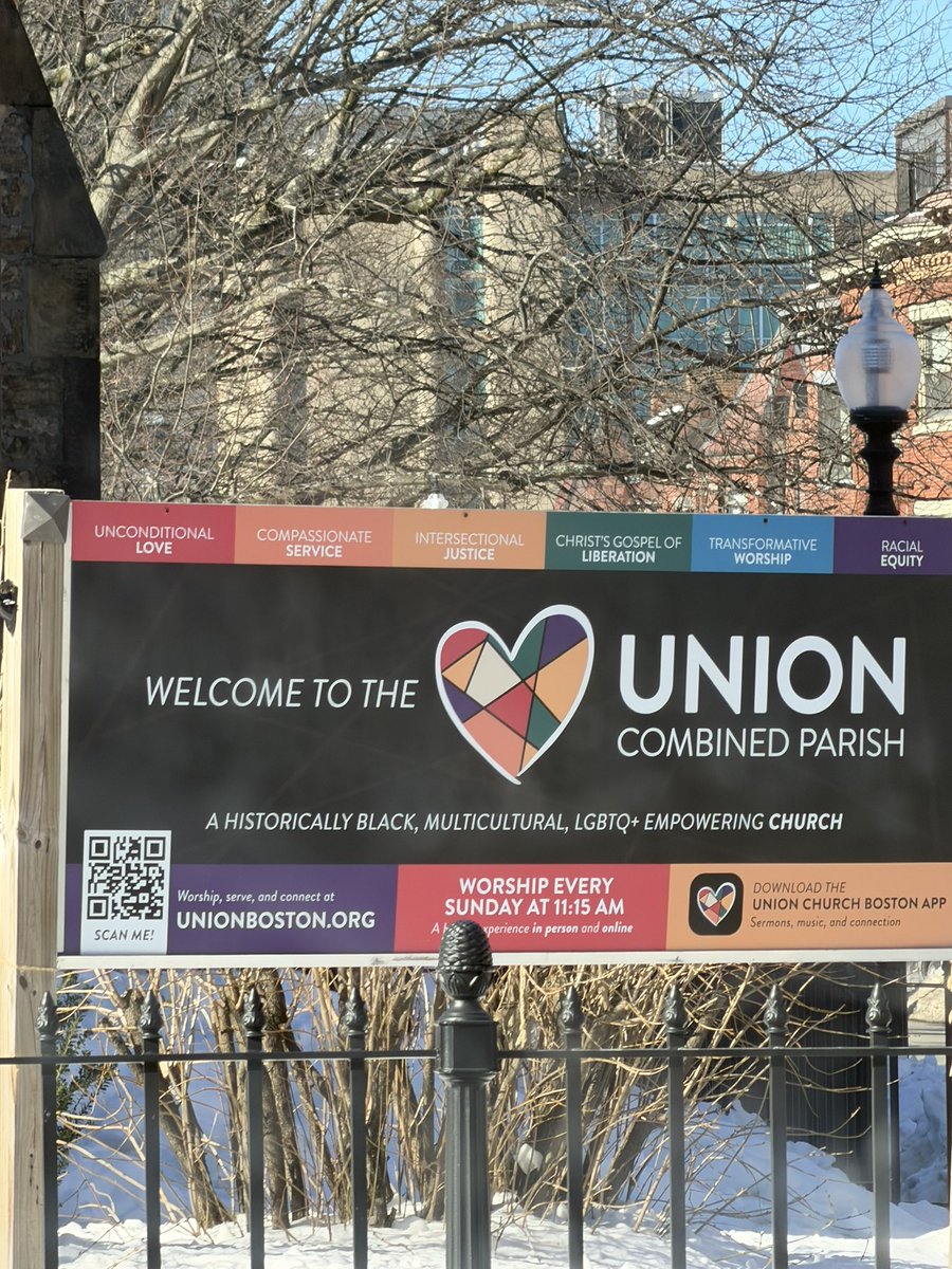 FloridaManAF's tweet image. These churches are everywhere in New England btw…