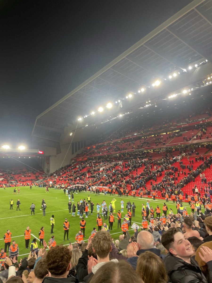Osianmcfc's tweet photo. Liverpool (a) what the fucks just happened ✌🏼 https://t.co/vSYiKZzYYj