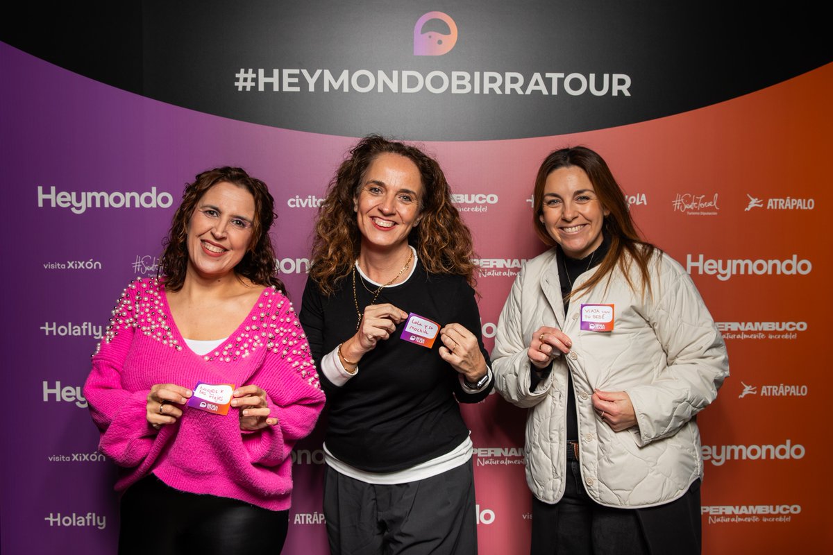 objetivo_viajar's tweet photo. 🌟Cierro mi tramo del photocall del #HeymondoBirratour con más invitados al mayor evento de creadores de contenidos de viaje.

📸 @locosxlosviajes 
📸@lolaysumochila
📸 @viaja_con_tubebe
📸 @pitinitosviajeros

 ¡Gracias por venir! El año que viene más y mejor 😉 https://t.co/TVdEYDfS8P