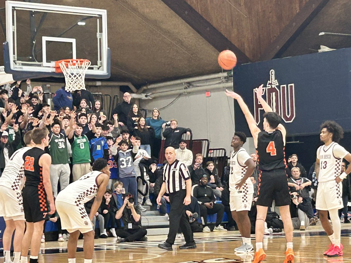 Upset Alert
Tigers Berkowitz with 2 Free Throws

Tigers up 43-39 over Bosco

16 sec left 4Q
<a href="/GoTigersTHS/">TENAFLY ATHLETICS</a> 

<a href="/NJScom/">NorthJerseySports</a> <a href="/Chattermeister/">Steven Tober</a>