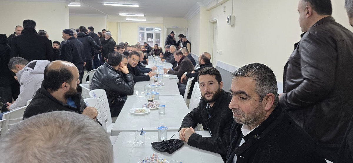 İlçe Başkanımız Dr.Ömer Faruk AYDOĞAN .Tuzla İlçe Başkanımız Mehmet Sadık Aydın''ın merhume annesinin cenazesine katıldı.Merhumeye Allah 'tan rahmet yakınlarına sabırlar diliyoruz .
#HÜDAPAR