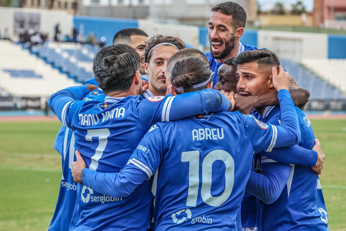 🍍💙 Esa piña es el reflejo de un equipo que cree. 

¡Tres puntos de oro para seguir luchando por la salvación! 💙✨