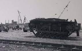 TRUFAULT's tweet image. Minenräumpanzer III; La Historia de un Vehículo que "pasaba or encima de los campos de minas".
youtube.com/live/MNyJJZyfo…
🇩🇪💣💥
#MinenräumpanzerIII #panzer #mines #Historia #WW2 #WWII #segundaguerramundial #war