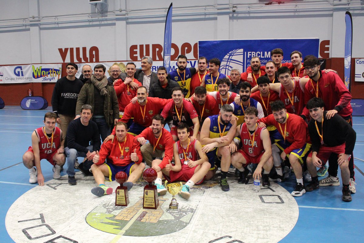 #LigaSTM | Ceremonia de Premiación
🏆Con la presencia del Alcalde de Torrijos, Andrés Martín, el CEO de <a href="/stmmultijuegos/">STM Multijuegos</a> , Juan J. Sánchez, el Directivo FBCLM, Ricardo Fábrega, y el Embajador FBCLM, Julio Cobas.  Mejor Jugador del Torneo Alejandro Carrillo del <a href="/CBTorrijos/">CB Torrijos</a>