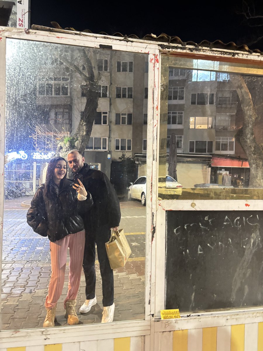 afferinsize's tweet image. kimseye ihtiyacım yok çünkü o benim herkesim