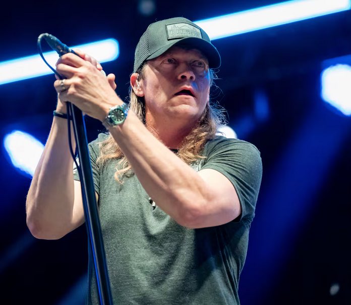 Brad Arnold RIP 💫
Grew up listening to your music.
Take Rest