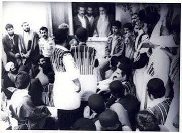 ۲۰بهمن ۱۳۵۷ روزی بود، که ایل بختیاری نه فقط بیعت کرد، بلکه تاریخ را نوشت.
#خاندان_خیانت 
#ظلم_پهلوی