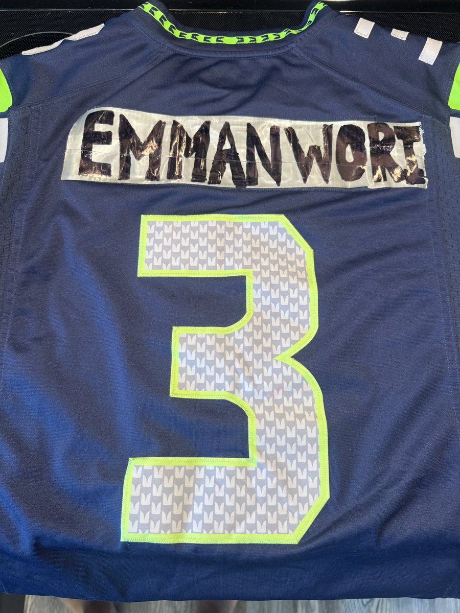 Anthony Thompson tweet media